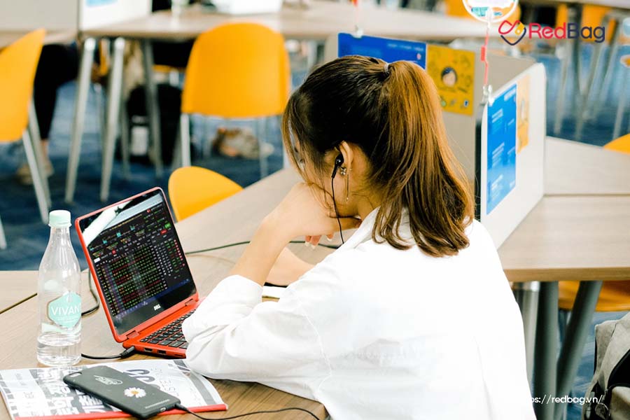 Hướng dẫn cách đầu tư chứng khoán cho Sinh viên chi tiết nhất